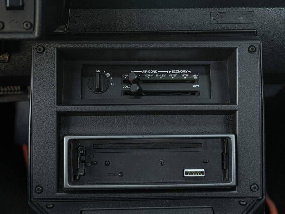 Image 35/50 of Chevrolet Camaro Z28 (1992)