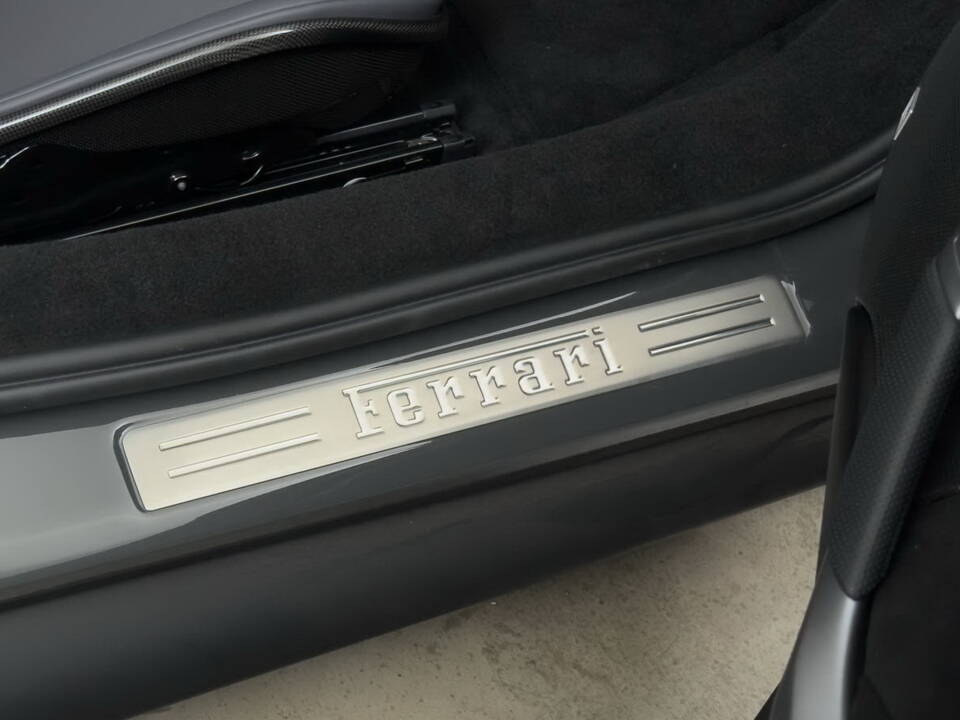 Image 27/42 de Ferrari 296 GTS (2024)