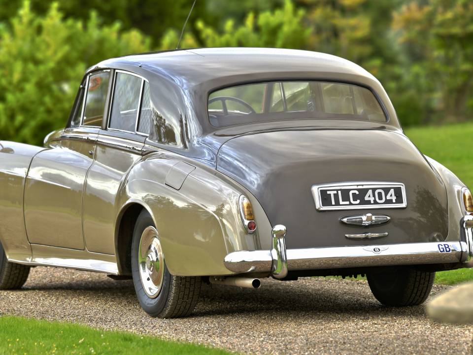 Afbeelding 6/50 van Bentley S 1 (1956)