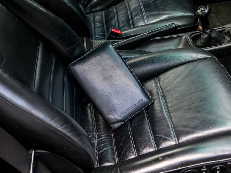 Bild 30/41 von Porsche 911 Carrera 2 (1990)