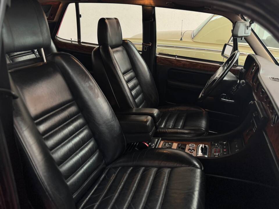 Image 36/37 of Bentley Turbo R (1989)