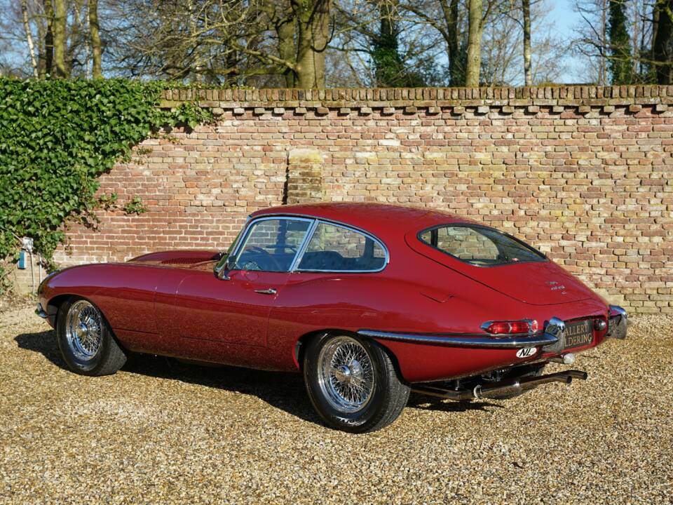 Image 49/50 de Jaguar E-Type (1968)