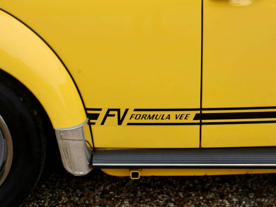 Image 44/50 de Volkswagen Beetle 1303 (1975)