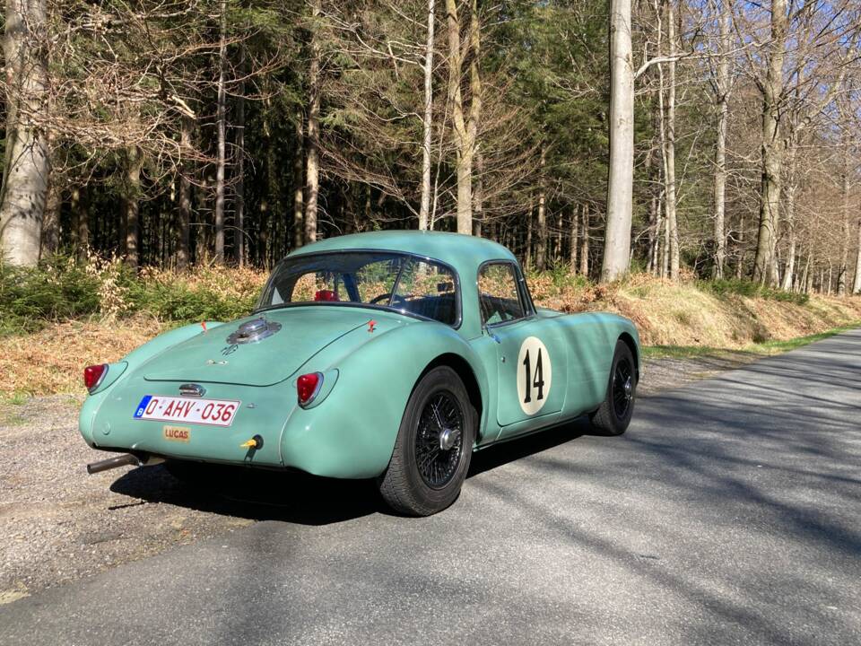Image 4/5 de MG MGA Twin Cam (1960)