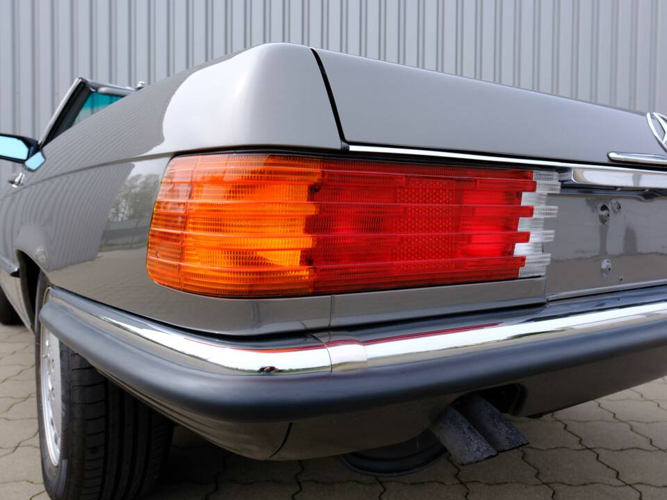Image 62/97 de Mercedes-Benz 560 SL (1987)