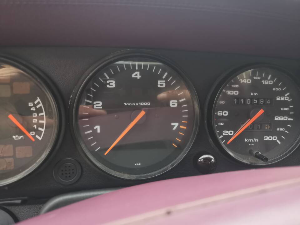 Image 39/51 of Porsche 911 Carrera 2 (WTL) (1990)