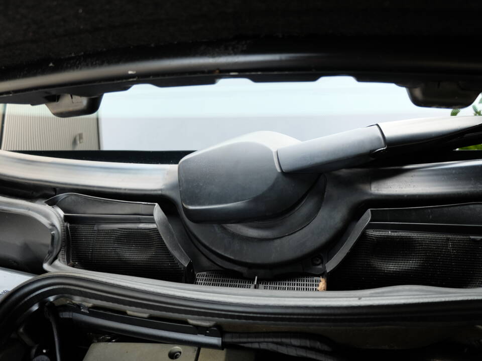 Image 73/75 of Mercedes-Benz E 280 T (1994)