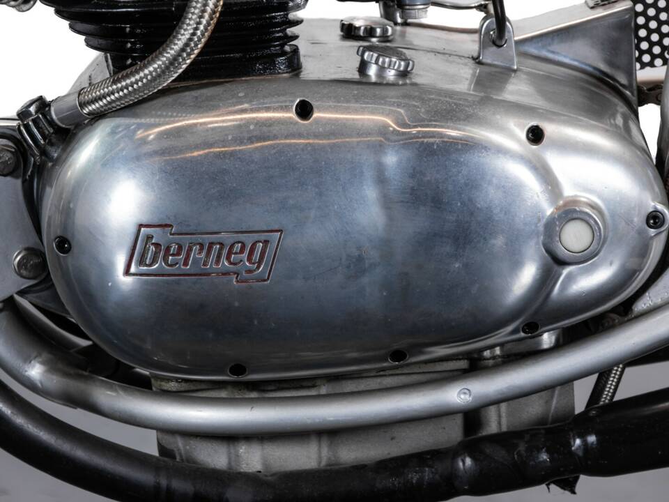 Image 8/32 of Berneg DUMMY (1952)