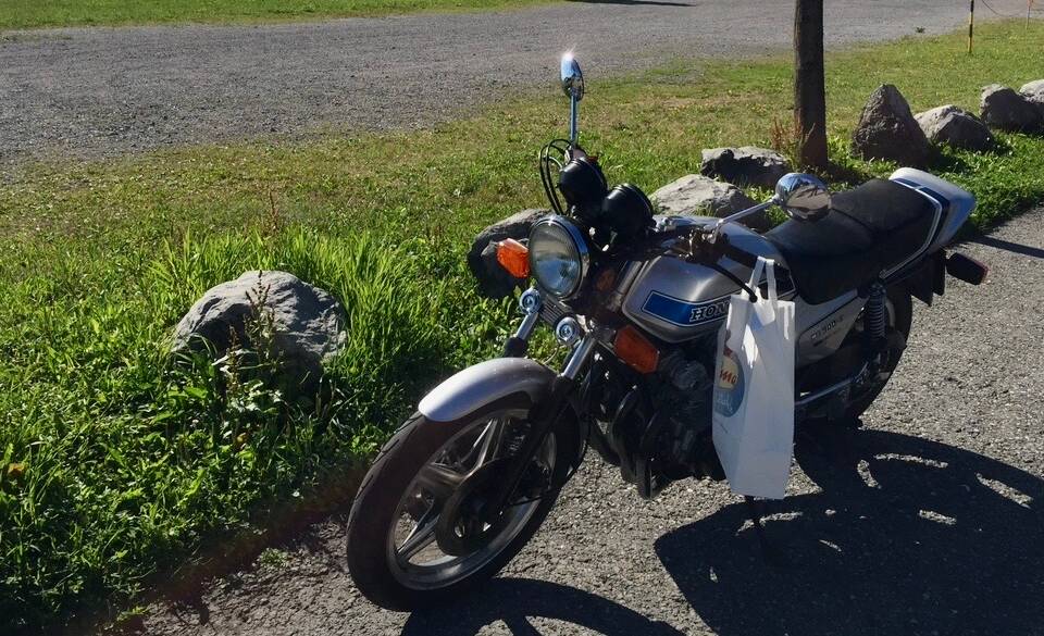 Immagine 2/5 di Honda CB 900 F Bol d'Or (1979)