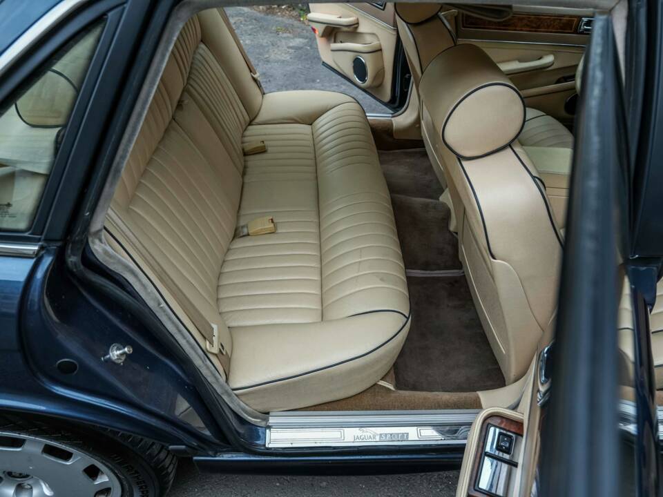 Immagine 49/55 di Jaguar XJ 40 (XJ-R) (1990)