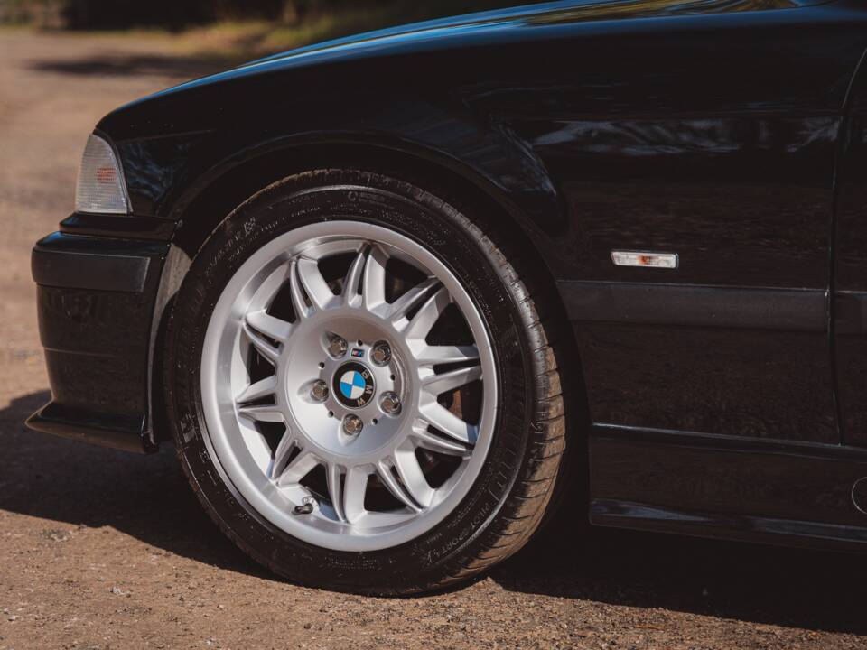 Immagine 15/37 di BMW M3 (1997)