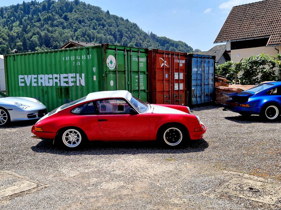 Image 6/31 of Porsche 911 ST 2.2 (1969)