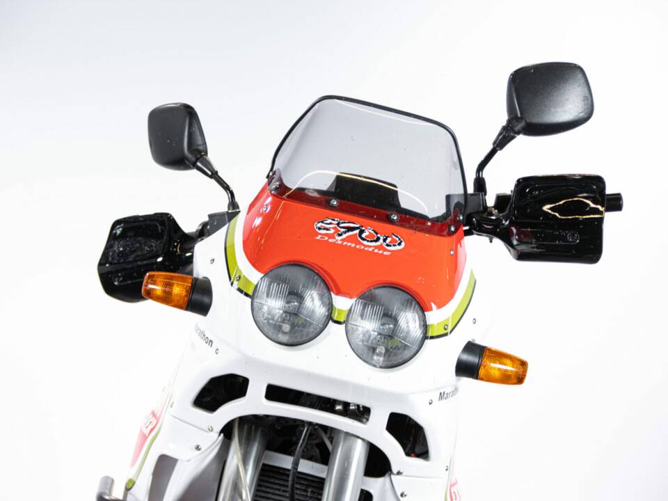 Image 43/50 of Cagiva E900 Elefant (1997)