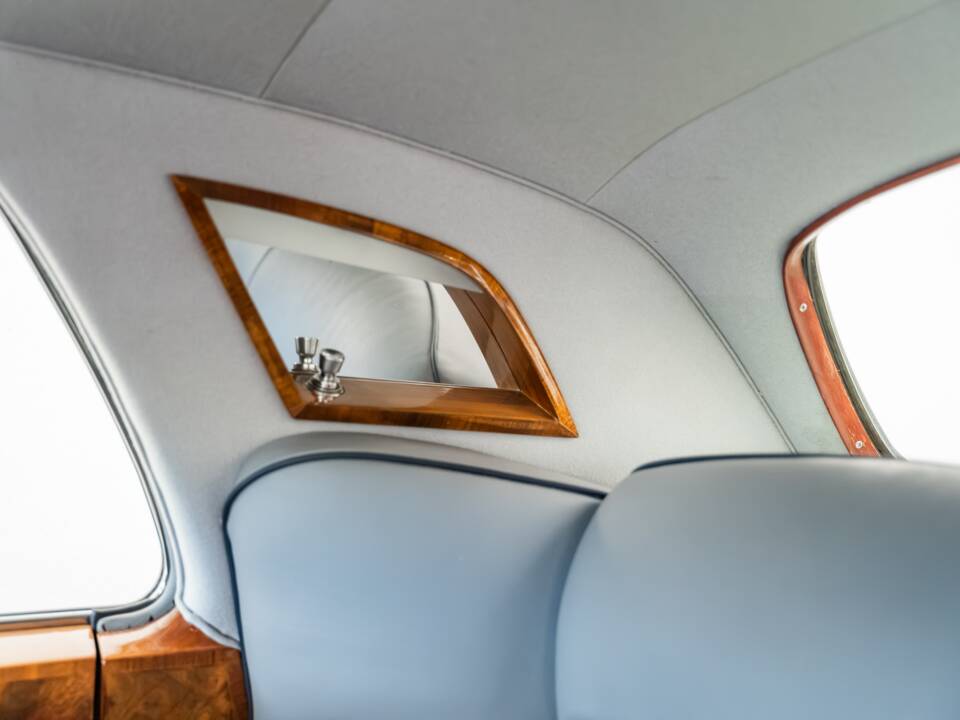 Image 24/40 of Rolls-Royce Silver Cloud II (1960)