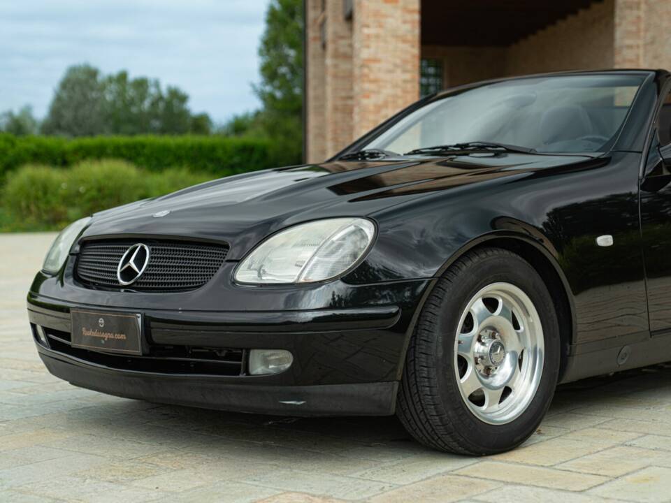 Afbeelding 26/50 van Mercedes-Benz SLK 200 (1998)