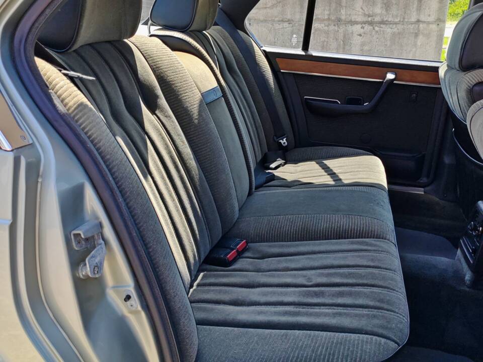 Bild 31/50 von BMW 745i (1982)