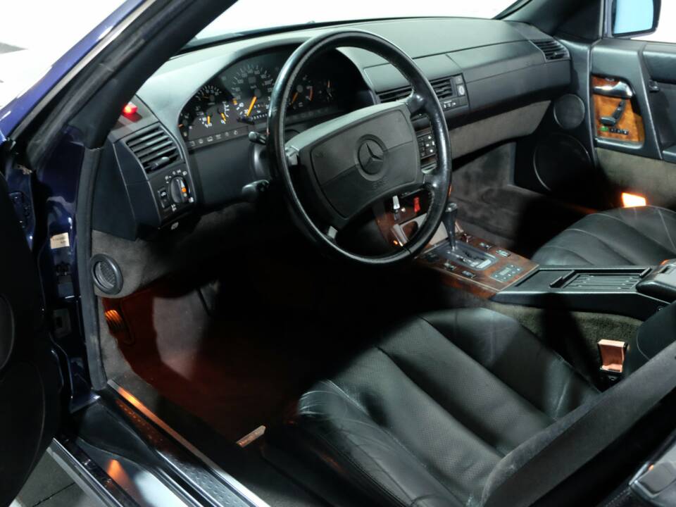 Image 4/33 de Mercedes-Benz 500 SL (1990)