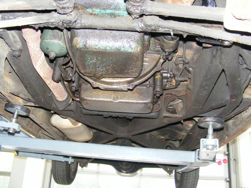 Image 23/56 of Buick 40 Special (1956)