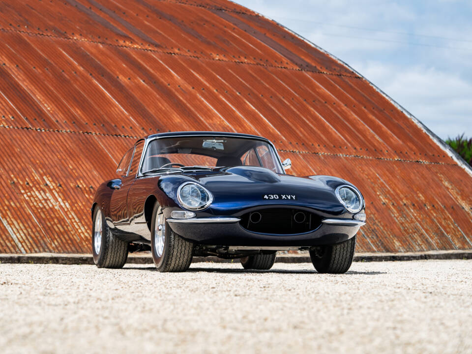 Image 3/39 of Jaguar E-Type &quot;Lightweight&quot; (1962)