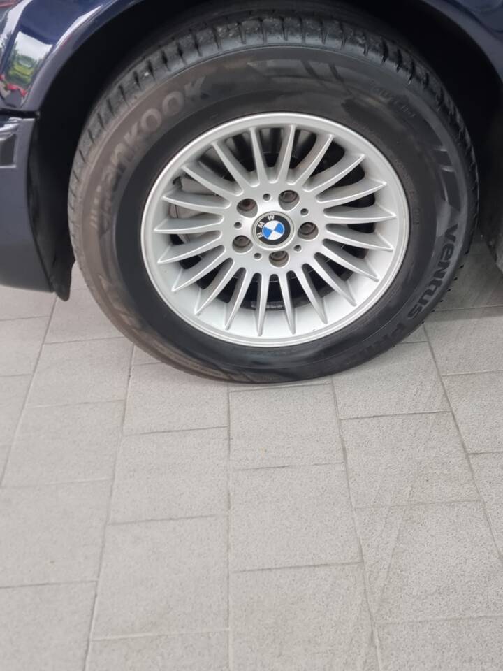 Image 58/58 of BMW 750i (1997)