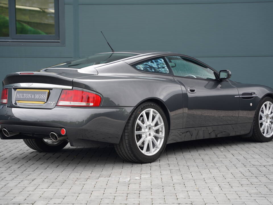 Image 5/50 of Aston Martin V12 Vanquish S (2007)