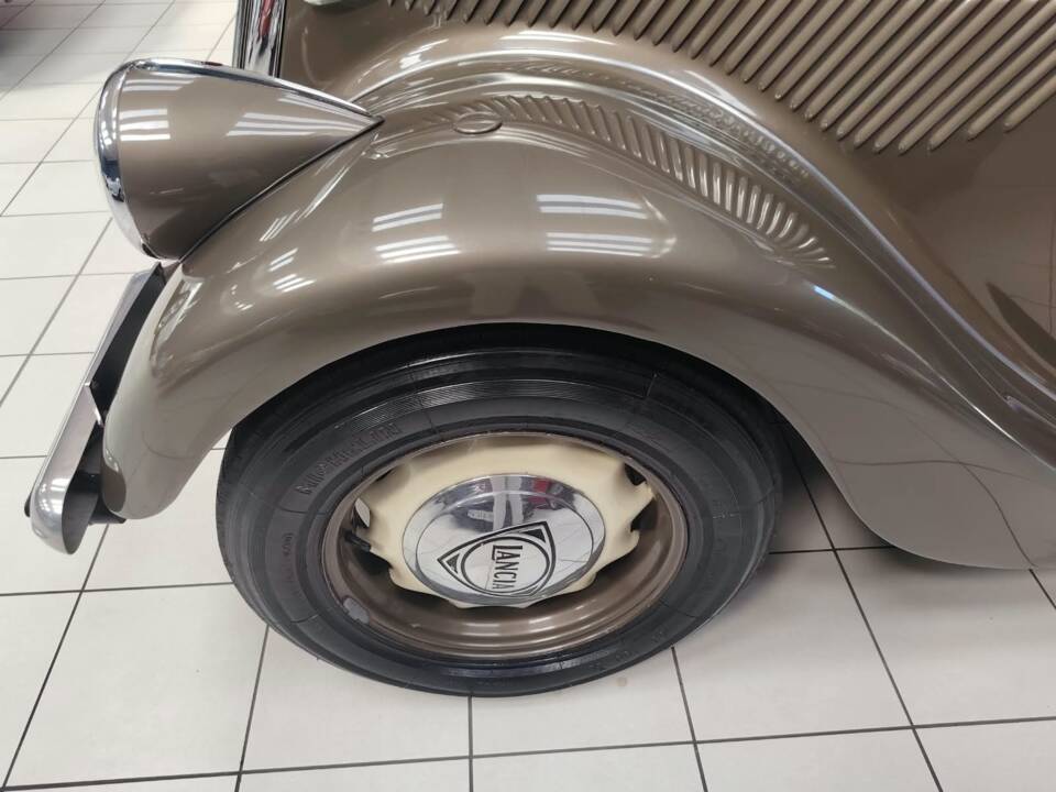 Image 18/77 de Lancia Aprilia (1949)