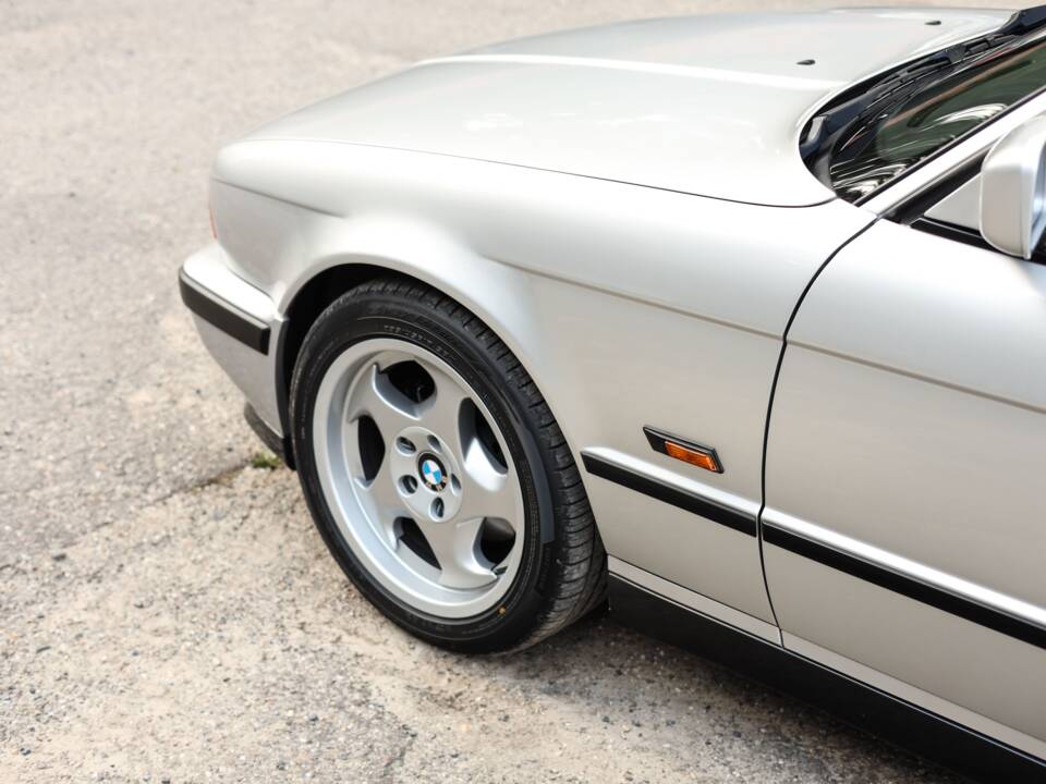 Bild 30/74 von BMW M5 Touring (1992)