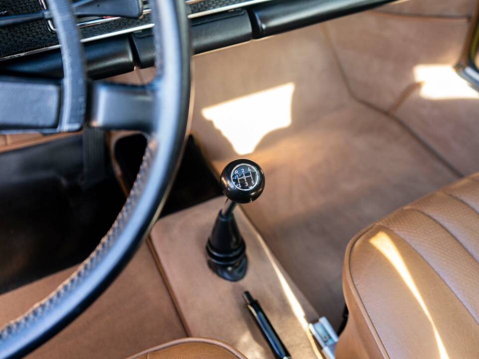 Bild 26/41 von Porsche 911 2.0 E (1969)