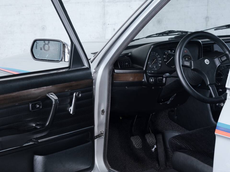 Bild 42/50 von BMW M 535i (1979)