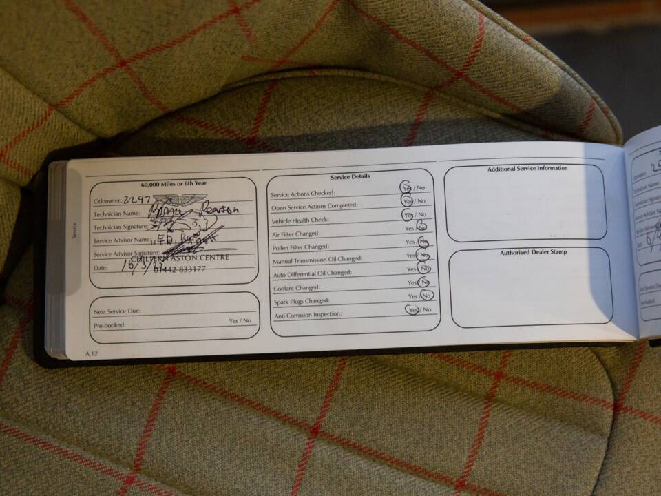 Afbeelding 75/81 van Aston Martin DB 9 Volante (2015)