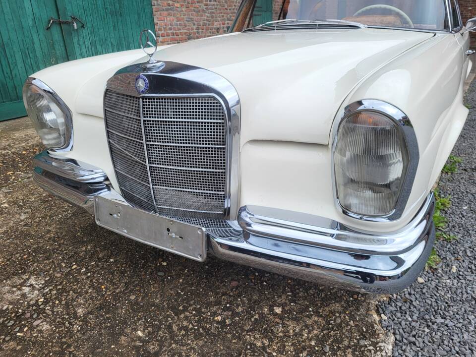 Imagen 44/49 de Mercedes-Benz 250 SE (1966)