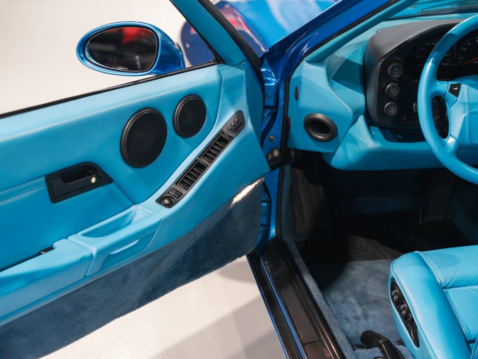 Image 11/33 of Porsche 928 GTS (1992)