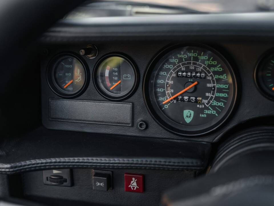 Imagen 34/51 de Lamborghini Countach 25th Anniversary (1990)