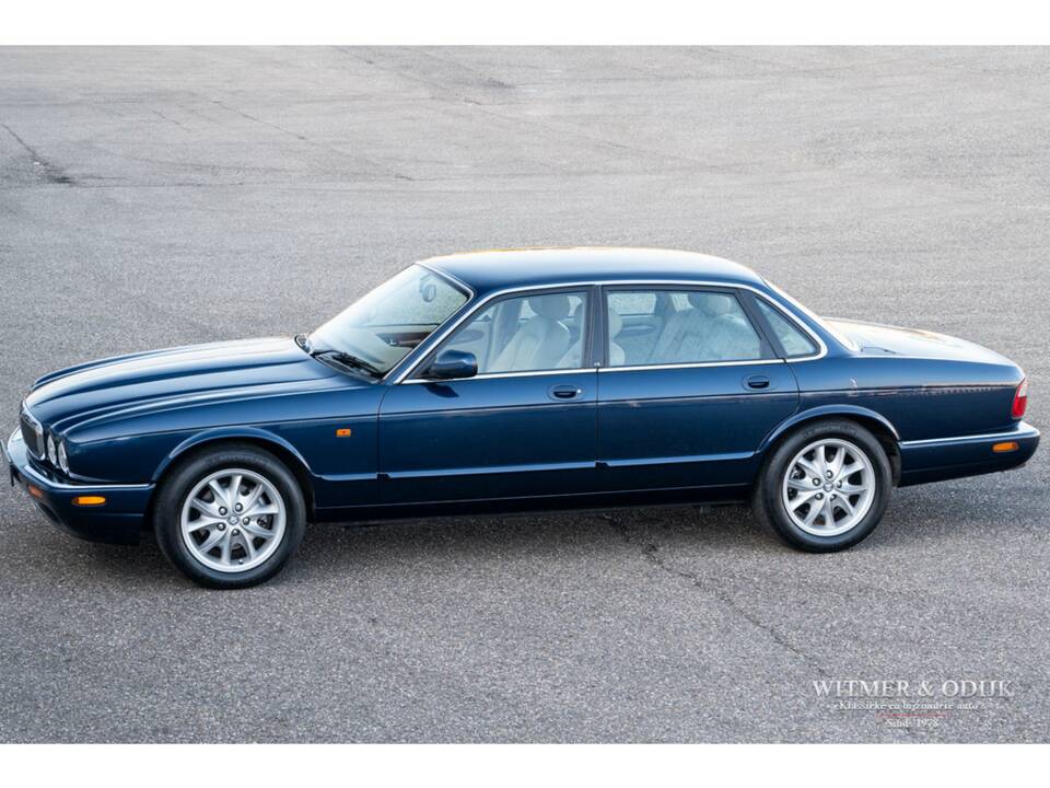 Bild 1/34 von Jaguar XJ 8 4.0 Executive (1999)