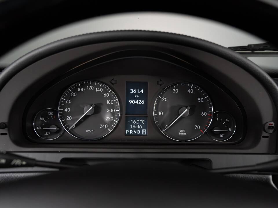 Immagine 23/36 di Mercedes-Benz G 500 (SWB) (2011)