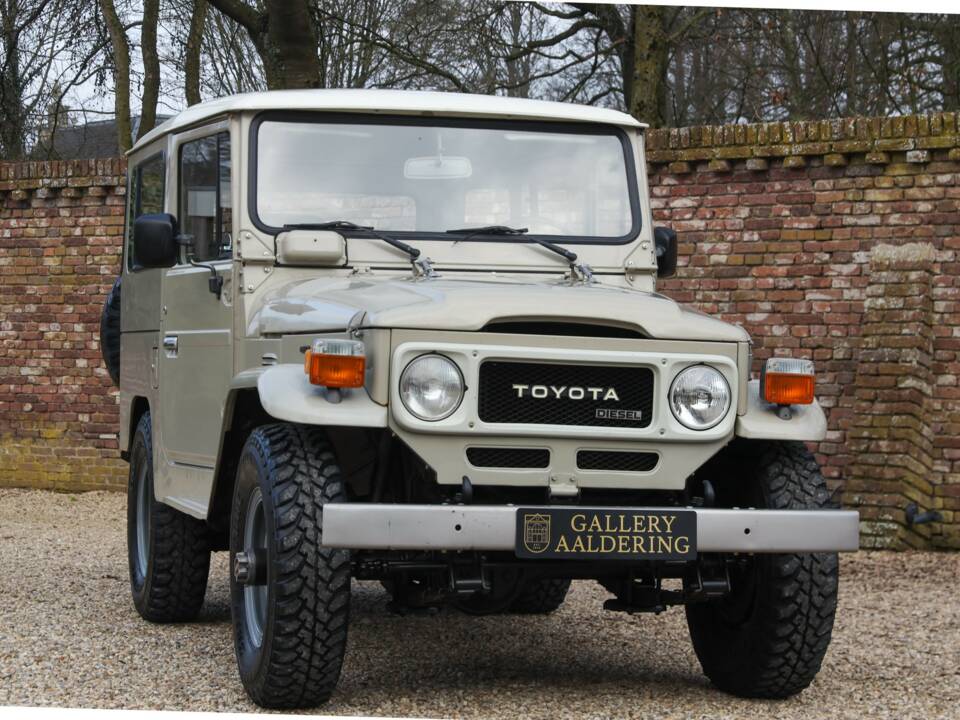 Image 21/50 of Toyota Land Cruiser BJ 40 (1980)