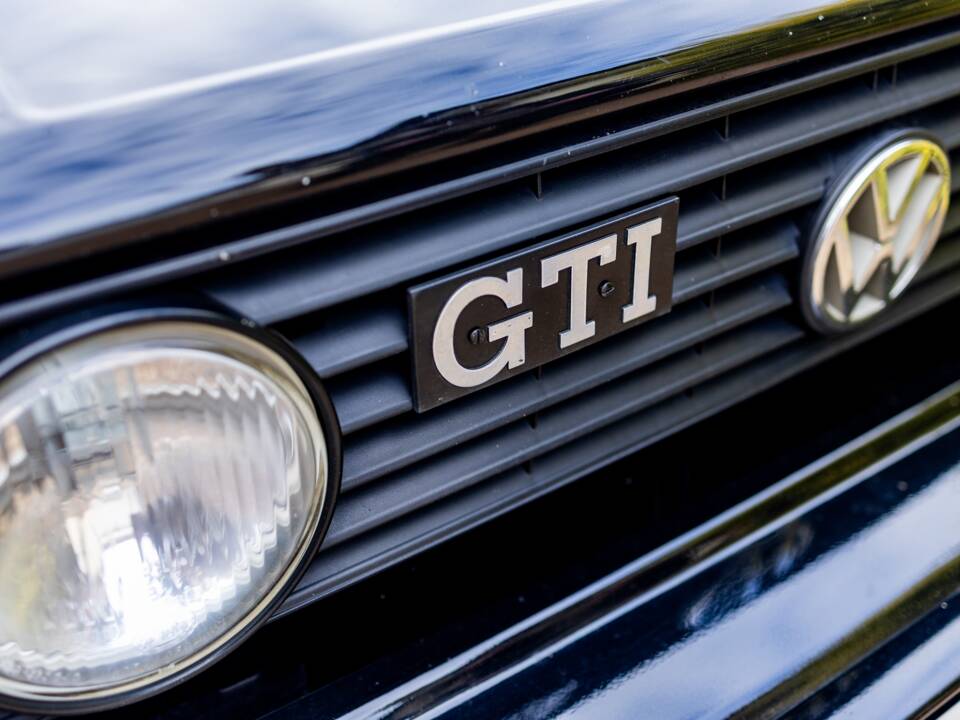 Afbeelding 30/46 van Volkswagen Golf I GTI 1.6 (1993)