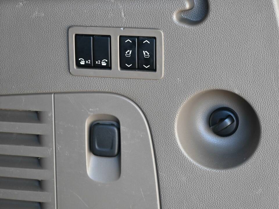 Image 34/50 of Chevrolet Suburban (2017)