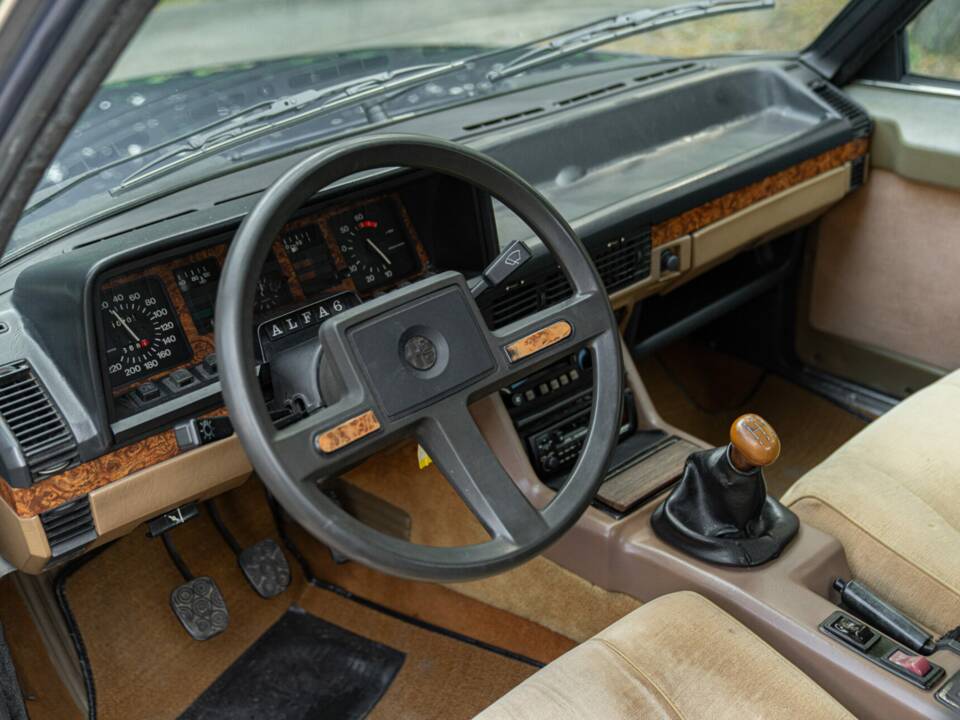 Image 30/50 of Alfa Romeo Alfa 6 - 2.5 (1979)