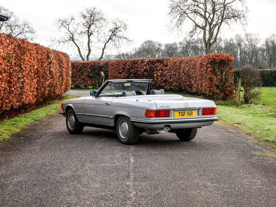 Image 17/40 of Mercedes-Benz 450 SL (1977)