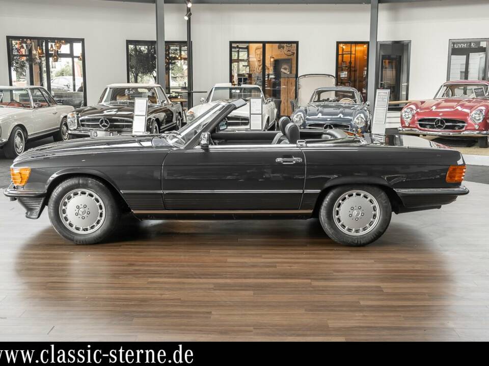 Image 2/15 de Mercedes-Benz 500 SL (1986)