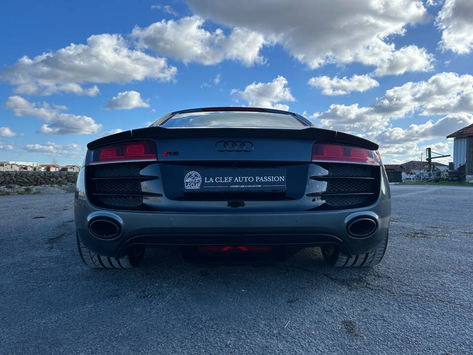 Immagine 5/7 di Audi R8 V10 (2009)