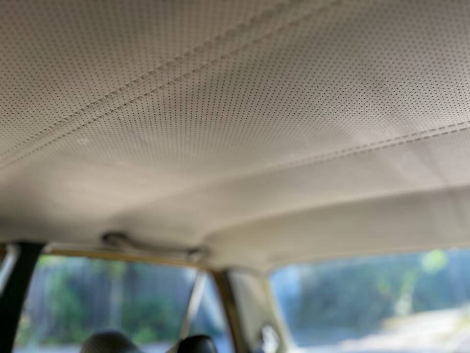 Image 81/139 of Mercedes-Benz 240 D (1978)