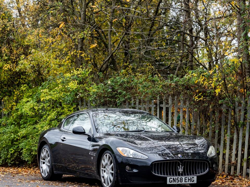 Bild 18/50 von Maserati GranTurismo 4.2 (2008)