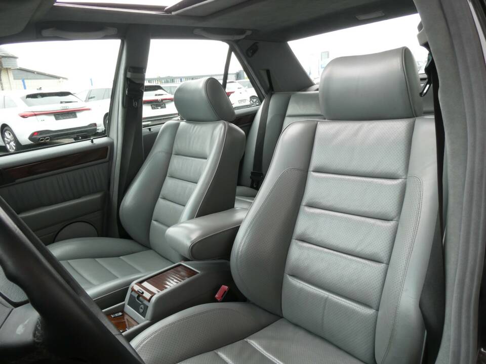 Image 10/21 of Mercedes-Benz 500 E (1992)