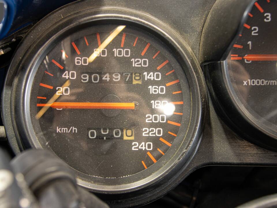 Bild 42/50 von Yamaha FZ 750 (1986)