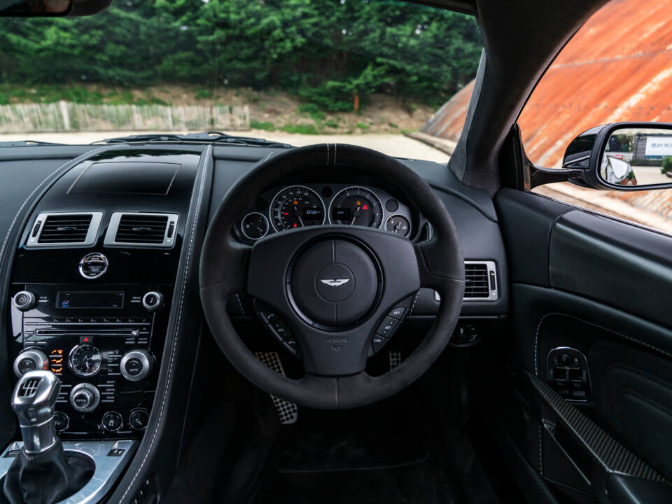 Image 30/36 of Aston Martin DBS (2008)