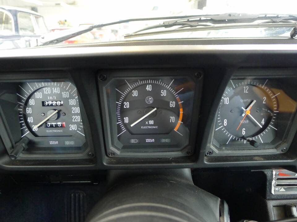 Bild 3/42 von Alfa Romeo GTV6 3.0 (1985)