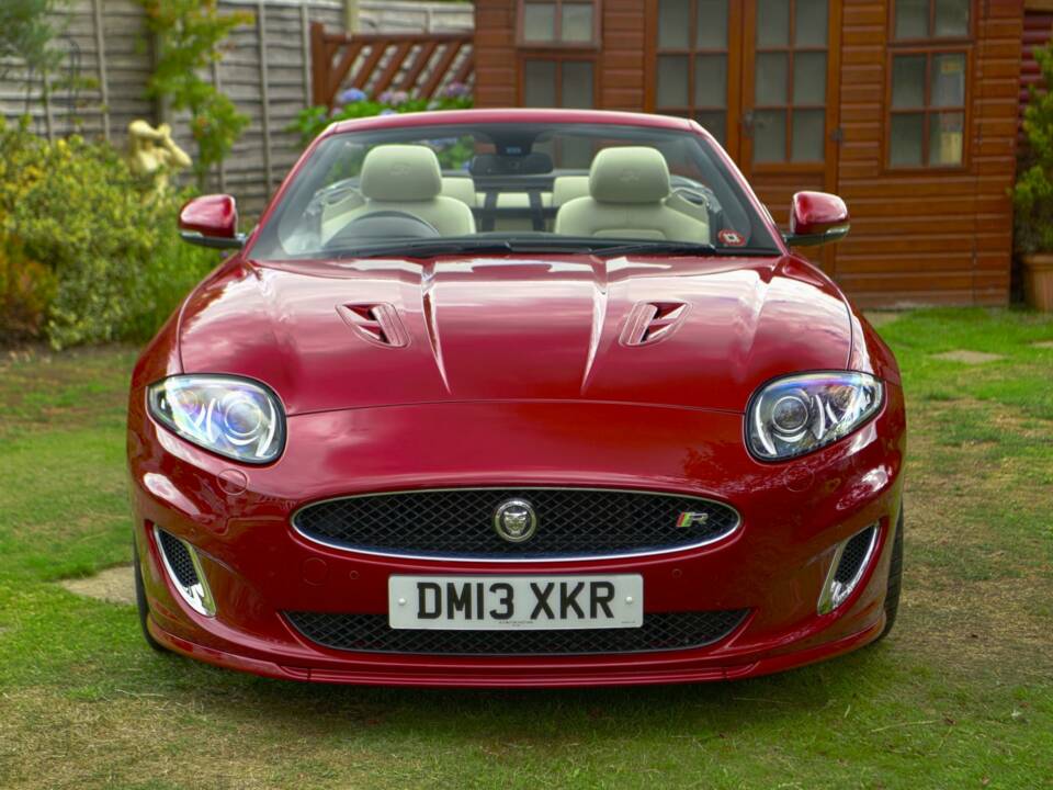 Image 24/50 of Jaguar XKR (2013)