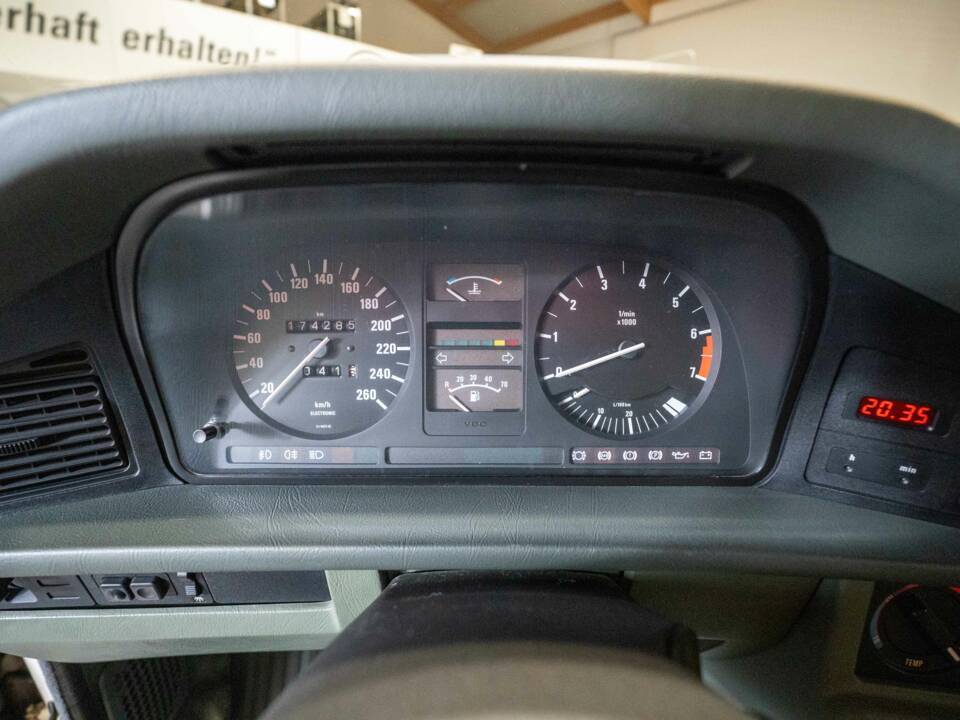 Afbeelding 22/52 van BMW 528i (1984)